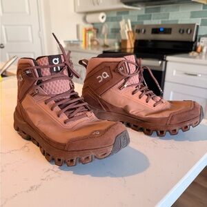On Running Brown/Pink Trail Running Boots
